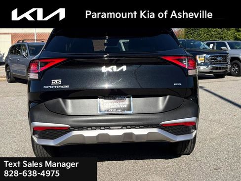 Used 2023 Kia Sportage LX image 5