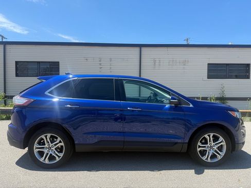 Used 2015 Ford Edge Titanium w/ Technology Package AWD/4WD image 2