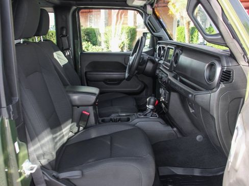 Used 2022 Jeep Wrangler Sport S image 32