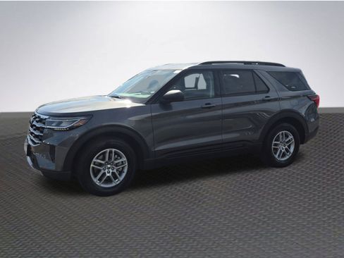 New 2026 Ford Explorer Active w/ Active Comfort Package image 2