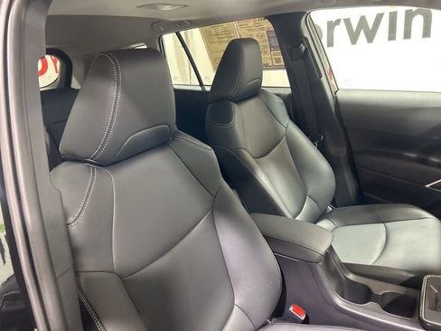 Used 2026 Toyota Corolla Cross XLE w/ Convenience Package image 12