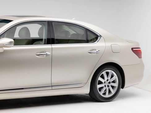 Used 2012 Lexus LS 460 w/ Luxury Value Edition RWD image 37