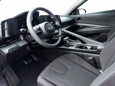 Used 2026 Hyundai Elantra SEL Sport Premium FWD image 14