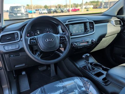Used 2019 Kia Sorento AWD V6 image 15