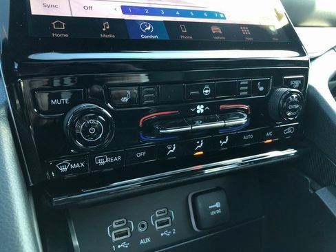 New 2025 Jeep Grand Cherokee Limited w/ Black Appearance Package image 5