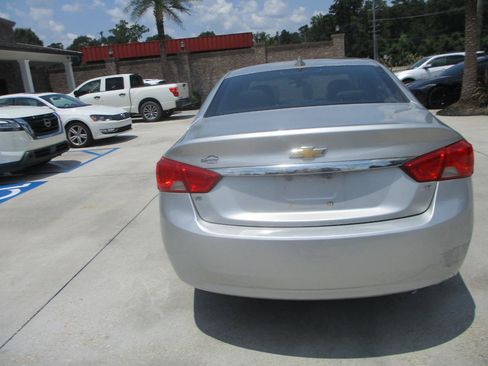 Used 2016 Chevrolet Impala LT FWD image 5