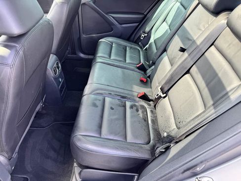 Used 2011 Volkswagen Tiguan SEL FWD image 30