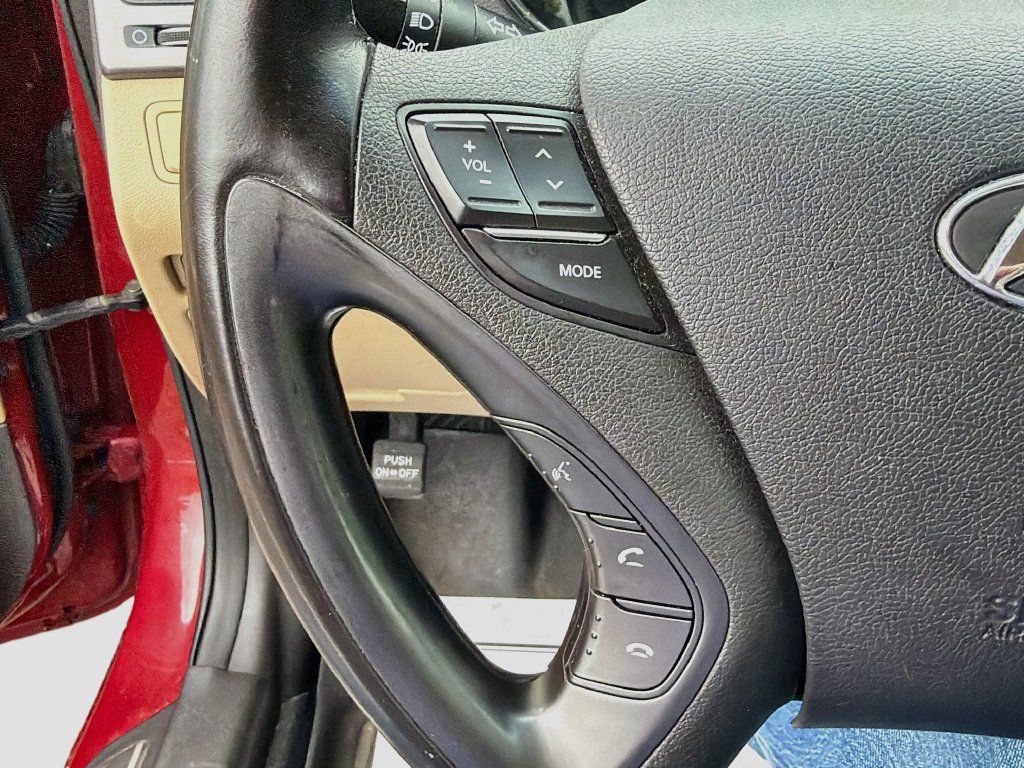 Used 2015 Hyundai Sonata Limited w/ Option Group 02 FWD image 12