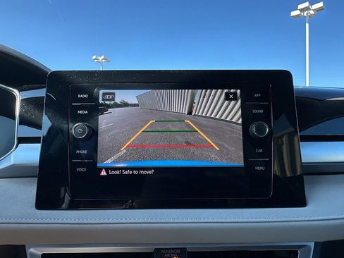 Used 2025 Volkswagen Taos SE image 26