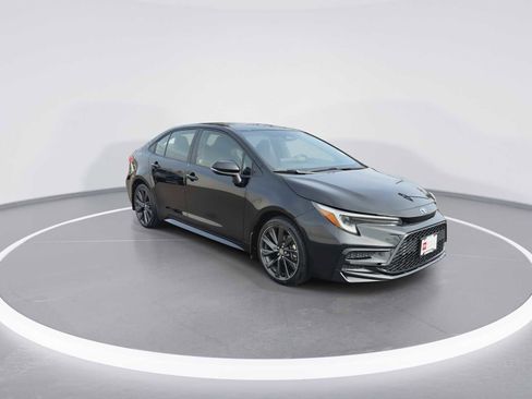 Certified 2024 Toyota Corolla SE w/ SE Package image 2