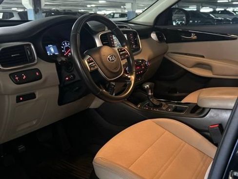 Used 2019 Kia Sorento FWD V6 w/ LX V6 Convenience Package image 9