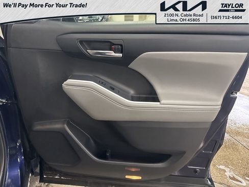 Used 2022 Toyota Highlander XLE image 29