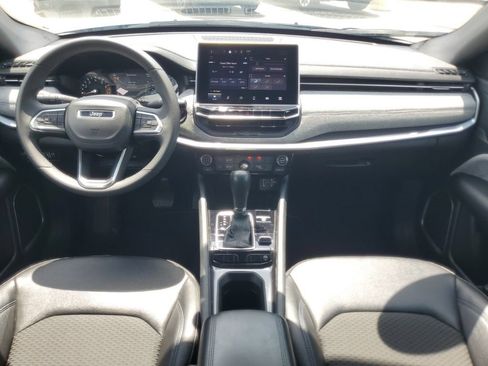 Used 2024 Jeep Compass Latitude AWD/4WD image 6