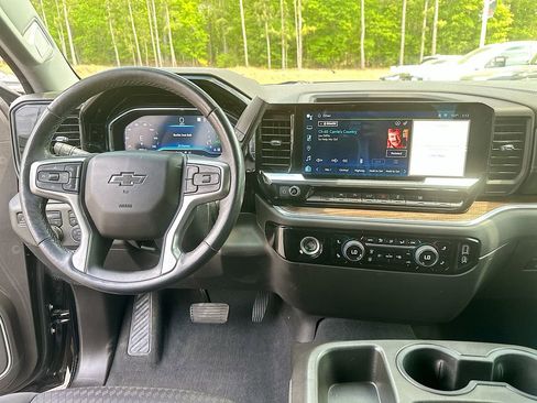 Used 2022 Chevrolet Silverado 1500 RST w/ Protection Package AWD/4WD image 18