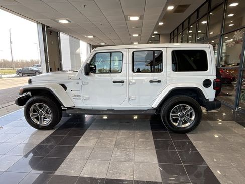 Used 2020 Jeep Wrangler Unlimited Sahara image 4
