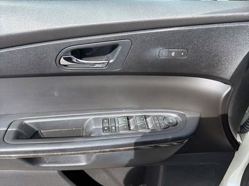 Used 2011 GMC Acadia Denali image 26