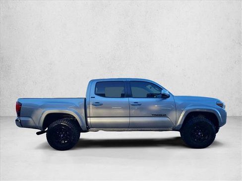Used 2022 Toyota Tacoma SR5 image 4