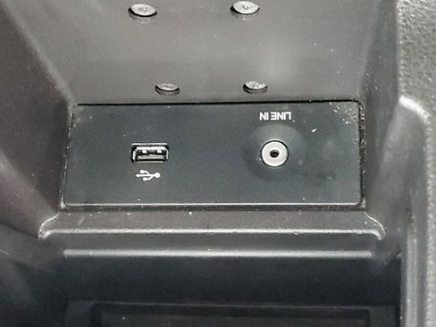 Used 2014 Ford Focus SE w/ Equipment Group 201A image 30