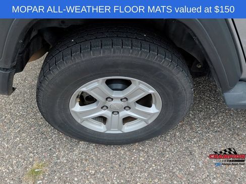 Used 2018 Jeep Wrangler Unlimited Sport S AWD/4WD image 14