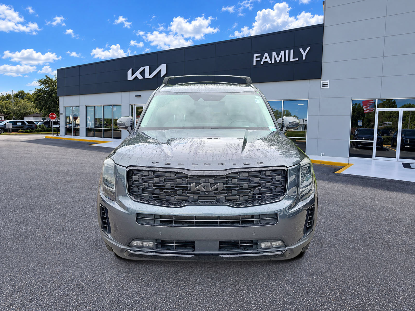 Certified 2022 Kia Telluride SX w/ SX Prestige Package AWD/4WD image 2
