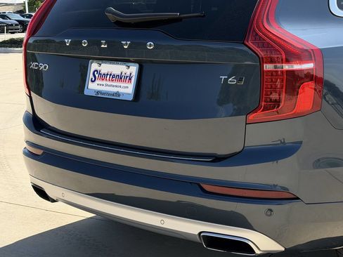 Used 2018 Volvo XC90 T6 Momentum w/ Convenience Package AWD/4WD image 6