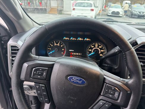 Used 2017 Ford F150 XLT w/ Equipment Group 302A Luxury image 12