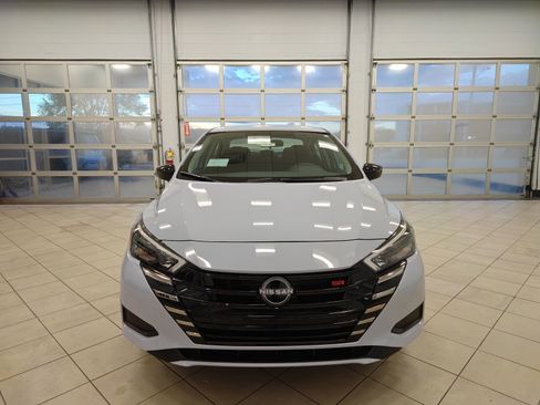 New 2025 Nissan Versa SR w/ Trunk Package image 8