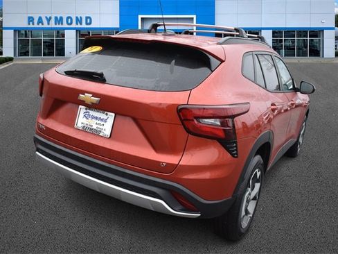 Used 2024 Chevrolet Trax LT w/ Driver Confidence Package image 3