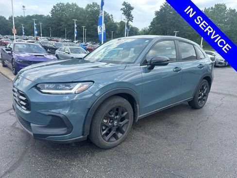Used 2025 Honda HR-V Sport image 3