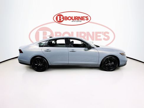 Used 2025 Honda Accord SE image 10
