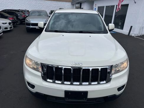 Used 2012 Jeep Grand Cherokee Laredo w/ Laredo E Group image 8