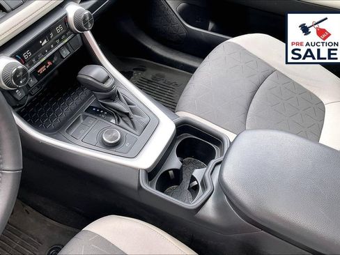 Used 2021 Toyota RAV4 XLE w/ Convenience Package AWD/4WD image 17
