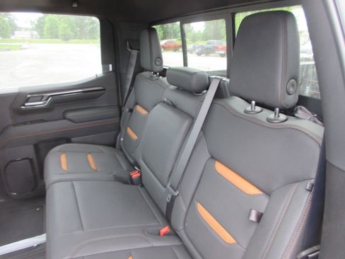 New 2026 GMC Sierra 1500 AT4 w/ AT4 Premium Package AWD/4WD image 13