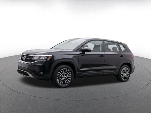 Used 2026 Volkswagen Taos SE FWD image 3