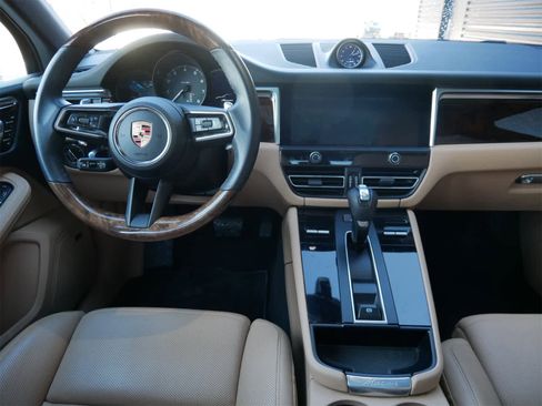 Used 2024 Porsche Macan image 13