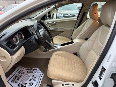 Used 2012 Volvo S60 T5 image 4