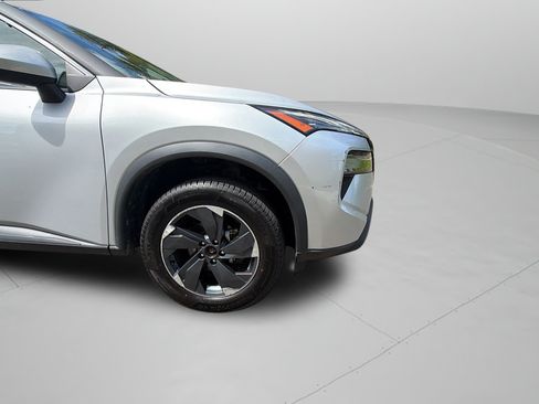 Used 2024 Nissan Rogue SV AWD/4WD image 32