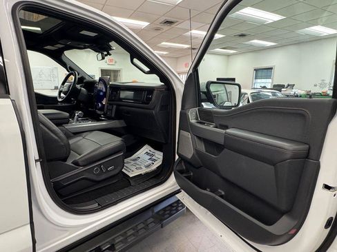 Used 2024 Ford F150 Lightning Lariat image 13