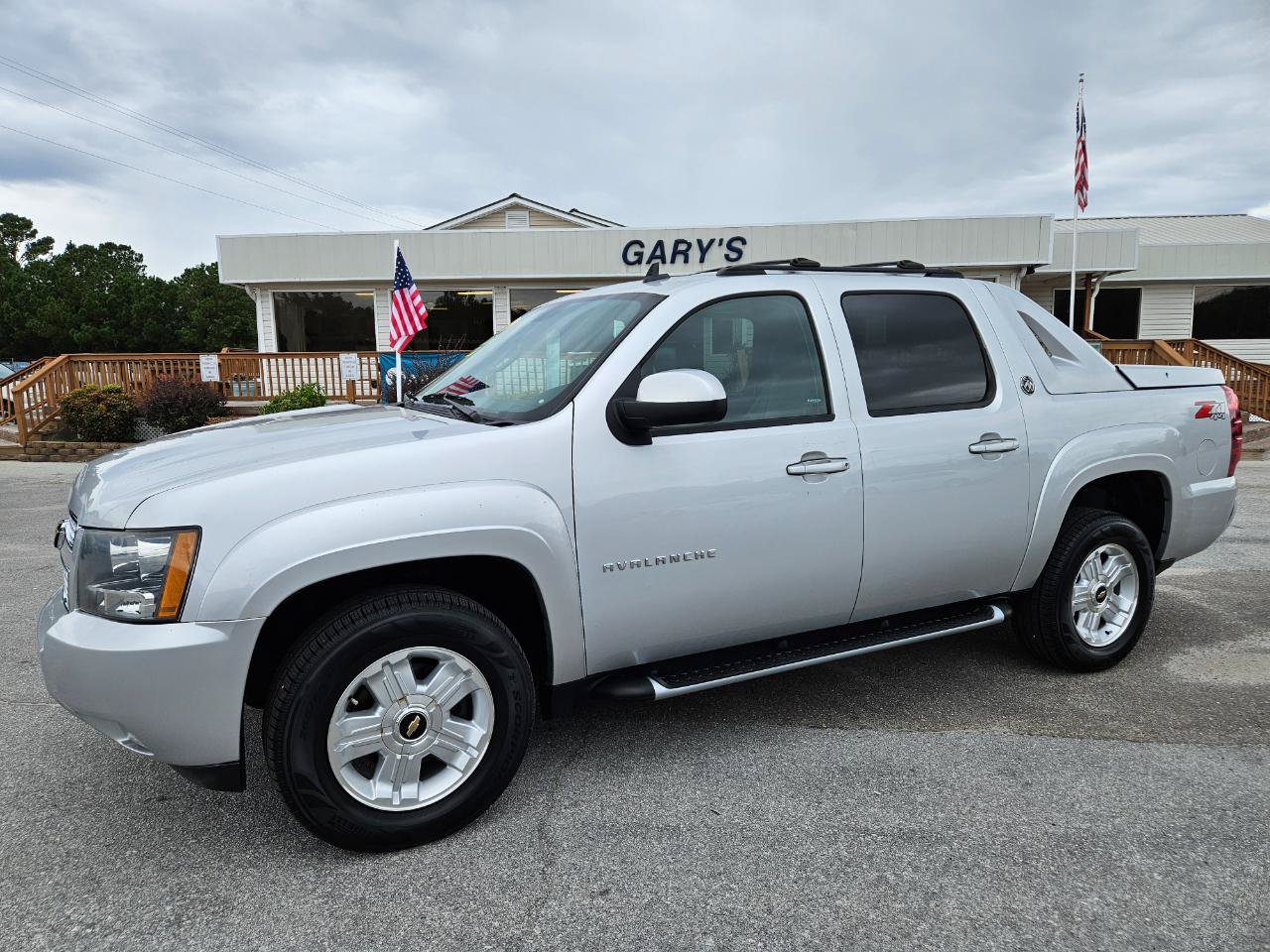 Used 2013 Chevrolet Avalanche LT AWD/4WD image 2