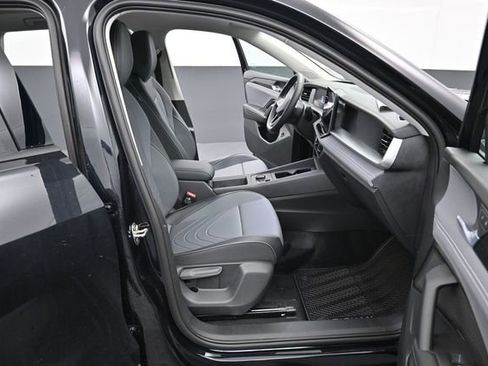 New 2026 Volkswagen Tiguan SE AWD/4WD image 14