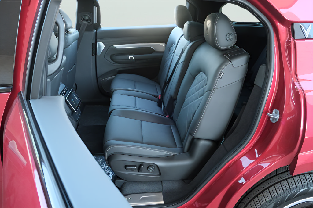 New 2024 VinFast VF 9 Plus AWD/4WD image 15