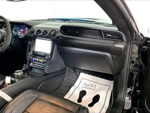 Used 2021 Ford Mustang Shelby GT500 w/ Technology Package image 16