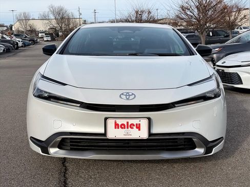 New 2026 Toyota Prius Plug-In Hybrid image 4