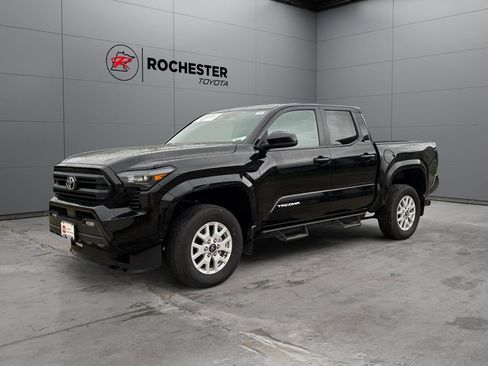 Certified 2024 Toyota Tacoma SR5 AWD/4WD image 7