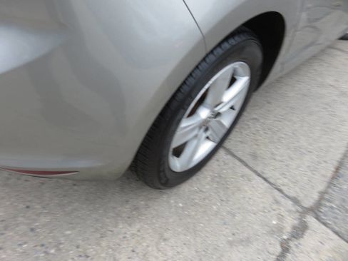 Used 2017 Volkswagen Golf Wolfsburg Edition image 34