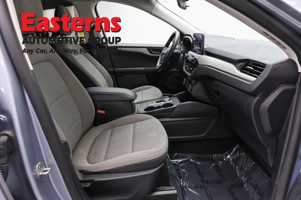 Used 2022 Ford Escape SE w/ Convenience Package FWD image 27