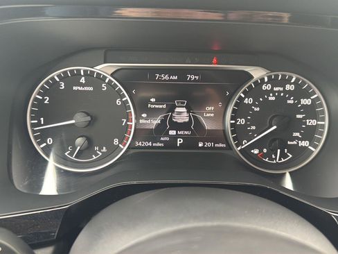 Used 2025 Nissan Pathfinder SV AWD/4WD image 6