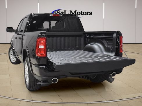 New 2026 RAM 1500 Big Horn AWD/4WD image 9