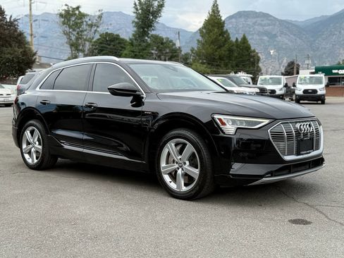 Used 2019 Audi e-tron Premium Plus image 63