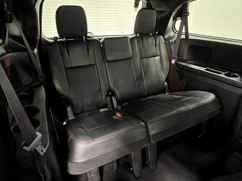 Used 2019 Dodge Grand Caravan GT FWD image 32